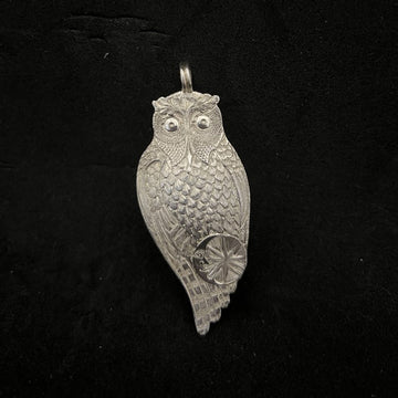 Malcolm Appleby Cast Owl Pendant | Taylors on the High Street